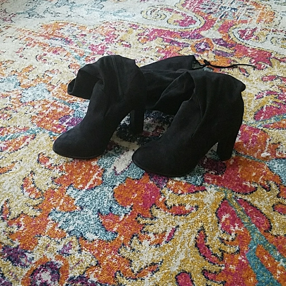 Boots - Picture 2 of 3
